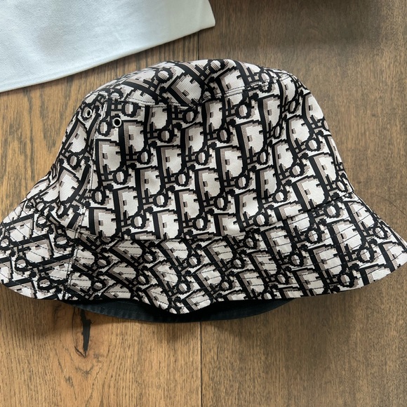 DIOR Reversible Teddy-D Small Brim Bucket Hat Black - Picture 2 of 7